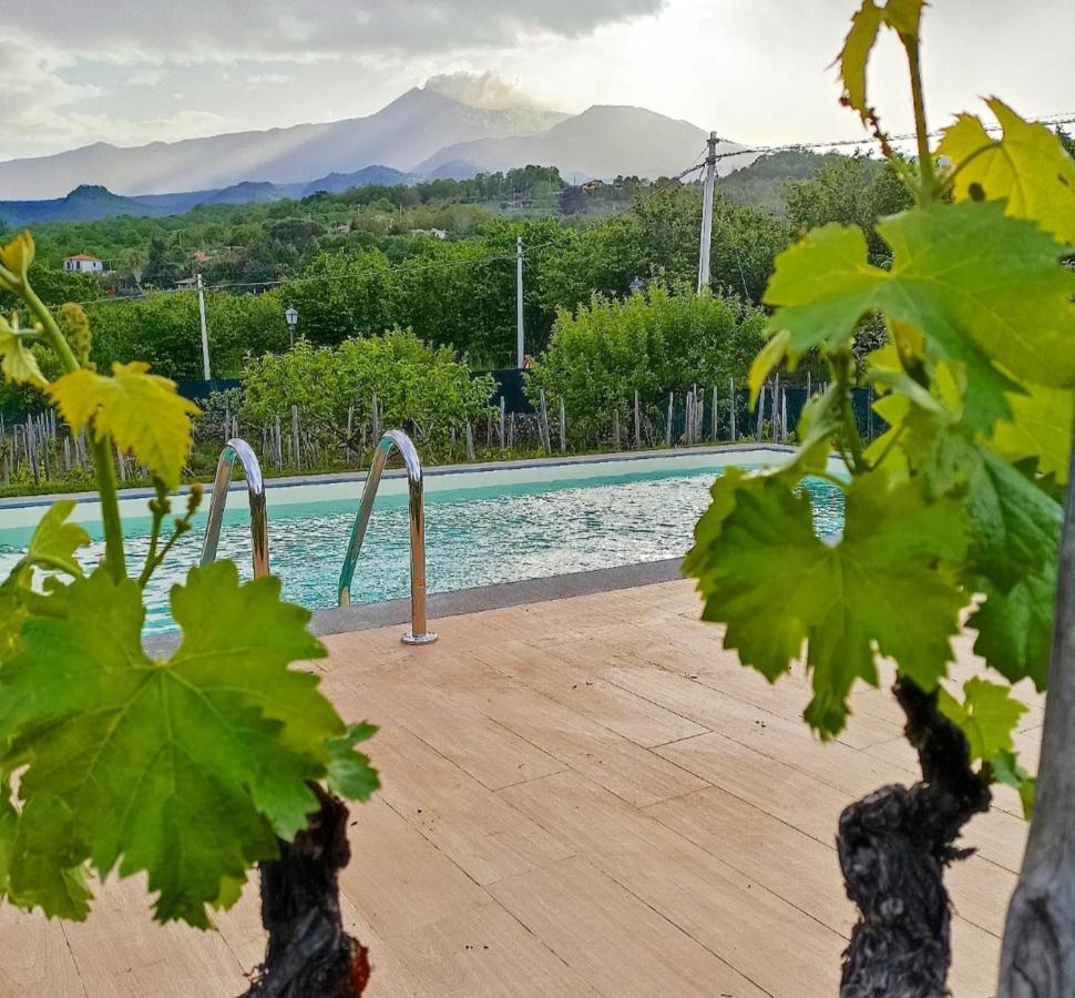 Nake Residenza Artistica Villa Sant'Alfio Luaran gambar